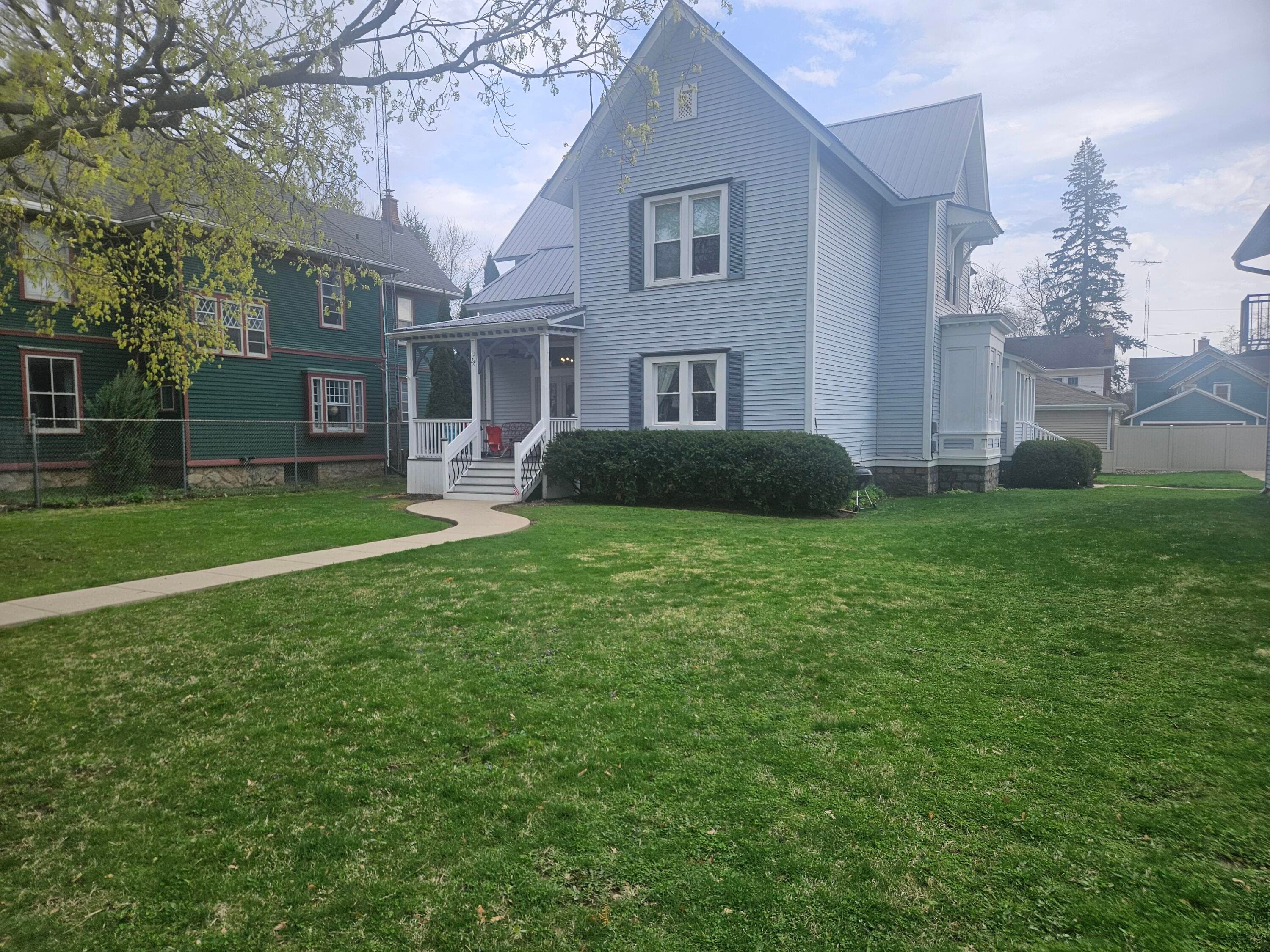 1128 Wisconsin St, Lake Geneva, Wisconsin