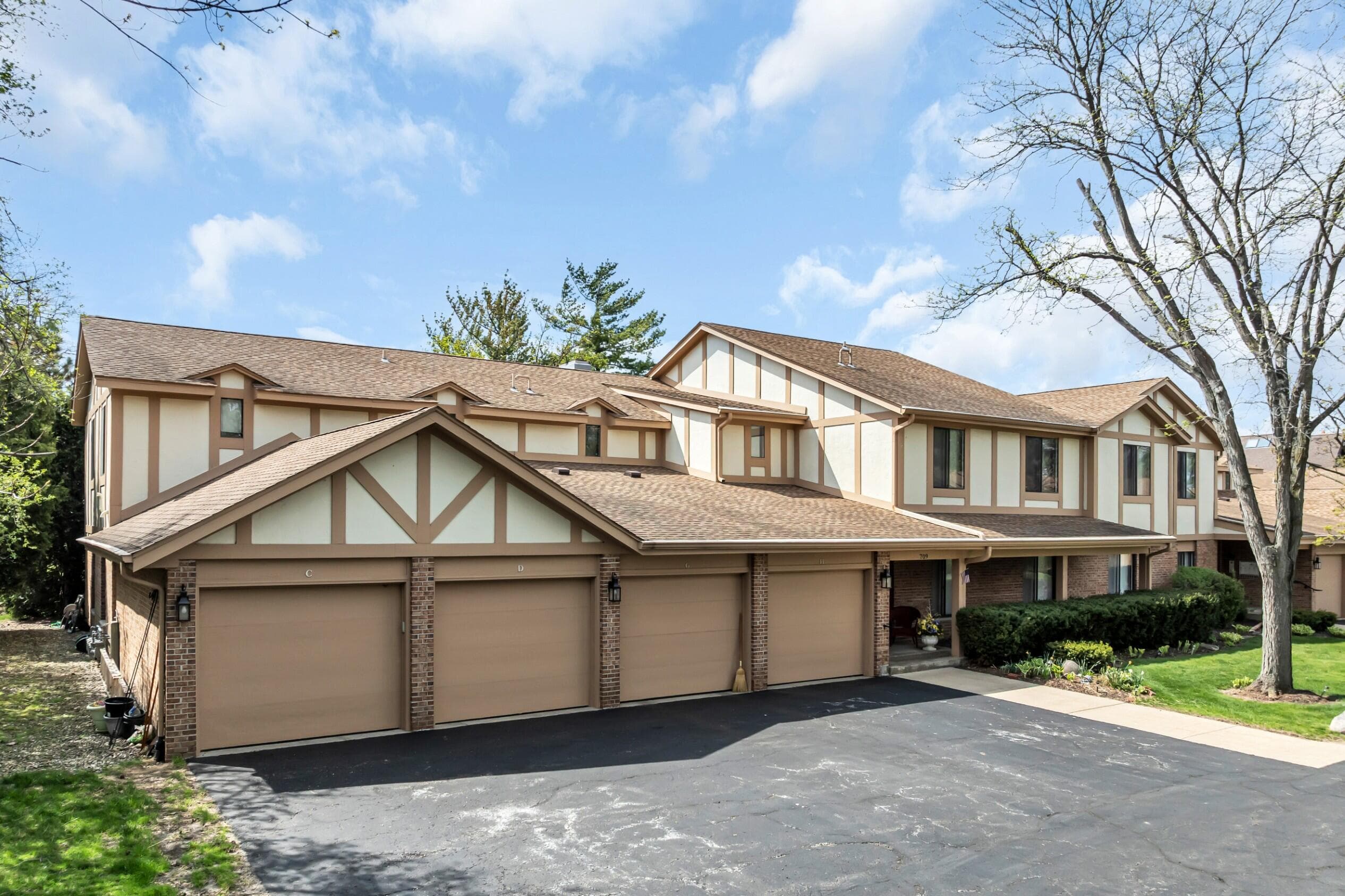 709 S Lake Shore Dr, Lake Geneva, Wisconsin, 53147